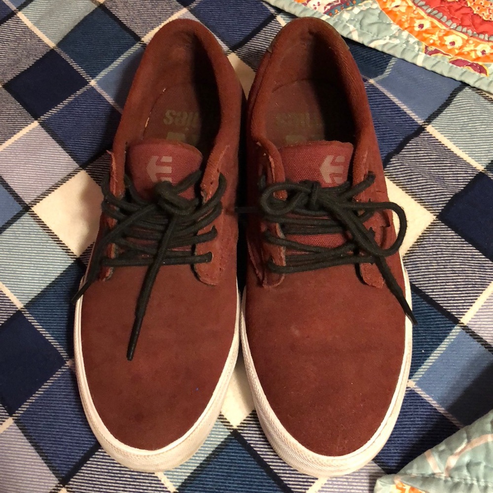 Maroon Etnies